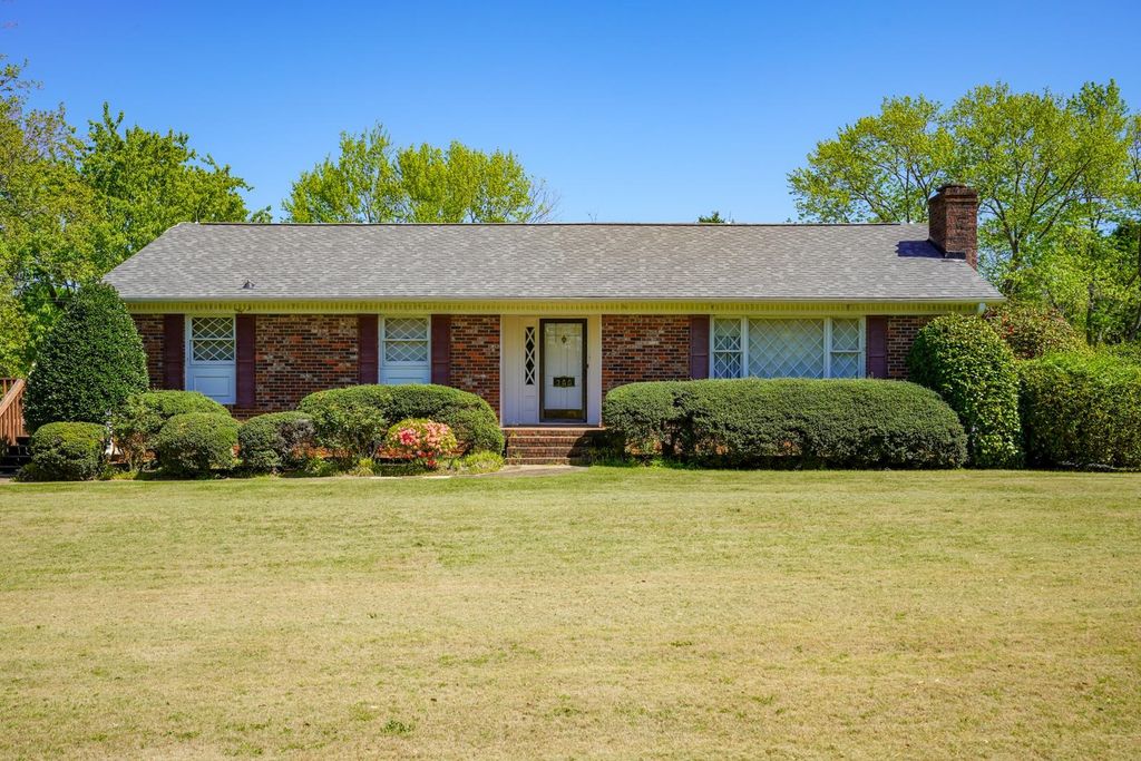 180 Herrle Road, Campobello, SC 29322