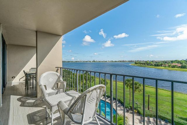 1830 Embassy Drive 613, West Palm Beach, FL 33401