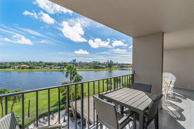 1830 Embassy Drive 613, West Palm Beach, FL 33401