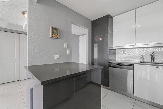 1830 Embassy Drive 613, West Palm Beach, FL 33401