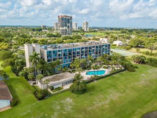 1830 Embassy Drive 613, West Palm Beach, FL 33401