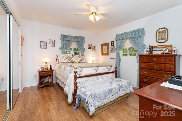 43 Herron Lane, Maggie Valley, NC 28751