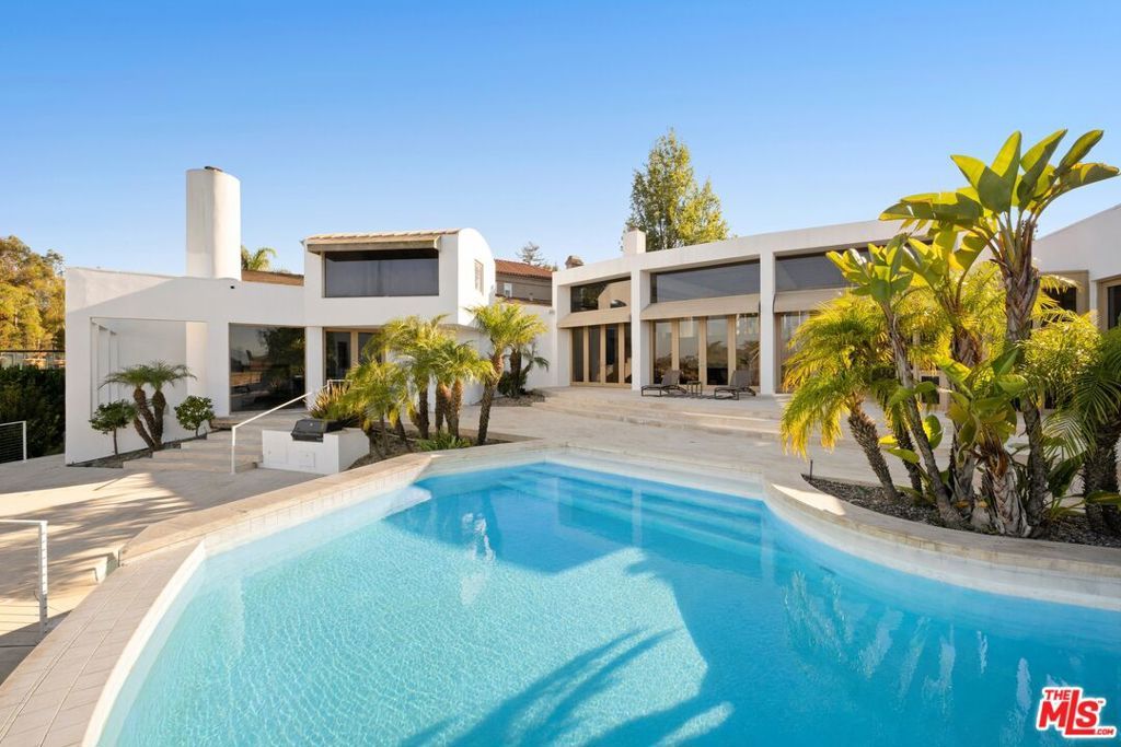 11975 Crest Place, Beverly Hills, CA 90210 — exterior