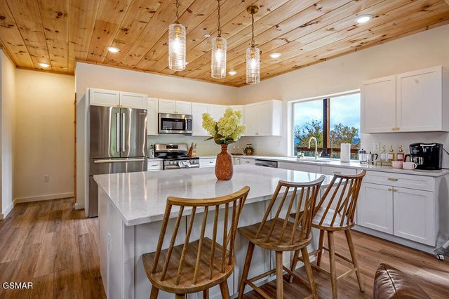 788 Chestnut Drive, Gatlinburg, TN 37738