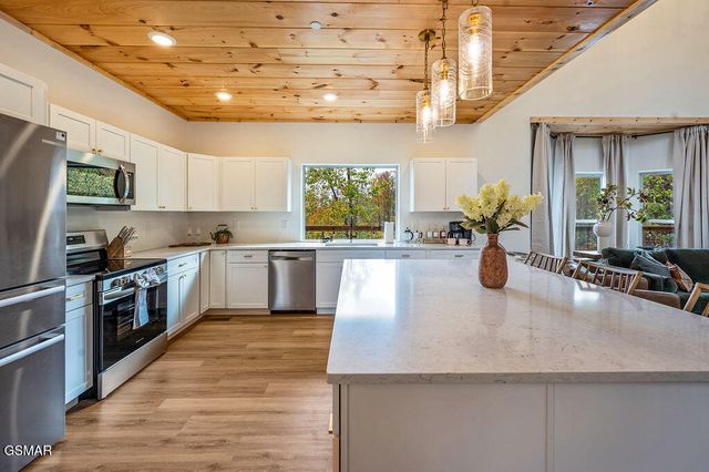 788 Chestnut Drive, Gatlinburg, TN 37738