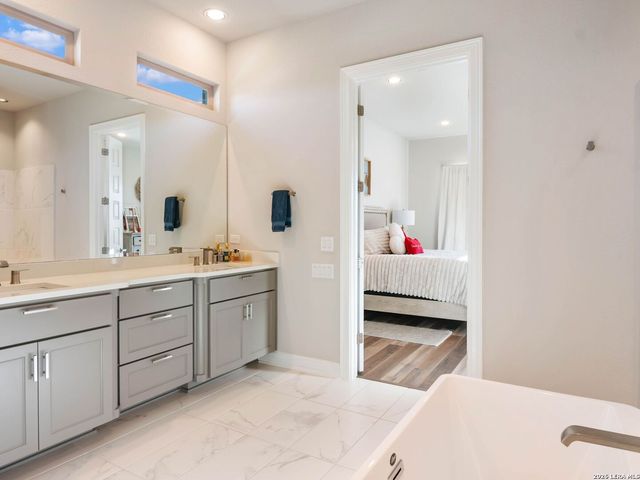 8134 Vanity Hill, San Antonio, TX 78256