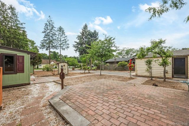845 Karshick Street, Bohemia, NY 11716