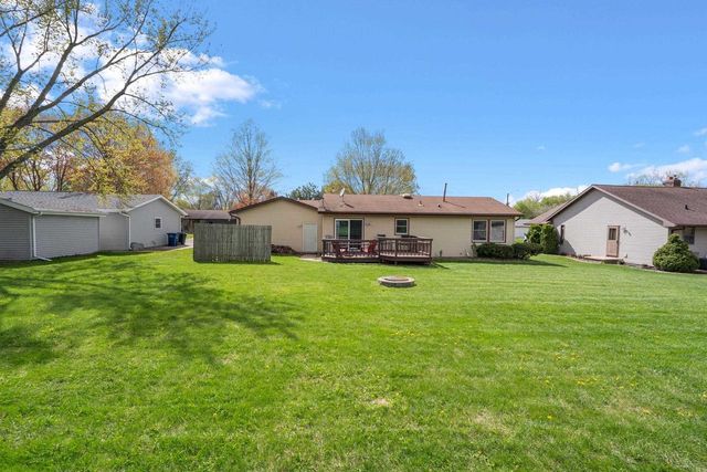 201 FAIRWAY STREET, Combined Locks, WI 54113