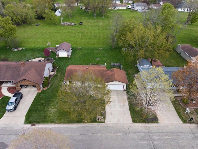201 FAIRWAY STREET, Combined Locks, WI 54113