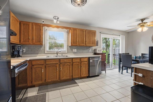 201 FAIRWAY STREET, Combined Locks, WI 54113