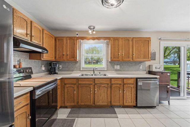 201 FAIRWAY STREET, Combined Locks, WI 54113
