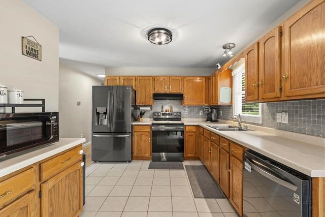 201 FAIRWAY STREET, Combined Locks, WI 54113