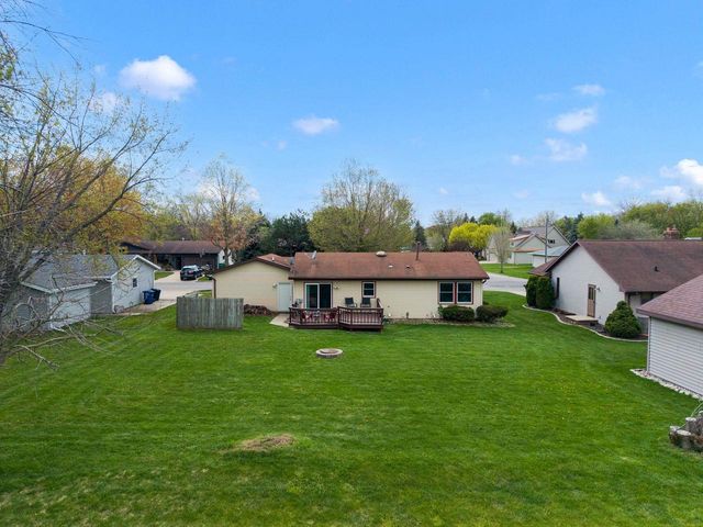 201 FAIRWAY STREET, Combined Locks, WI 54113