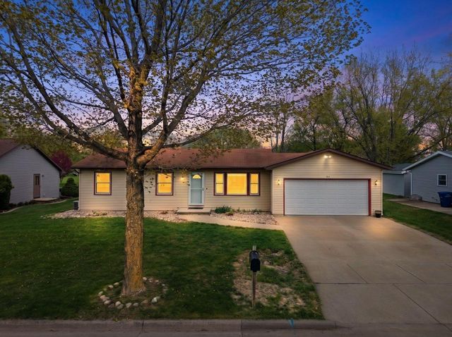 201 FAIRWAY STREET, Combined Locks, WI 54113