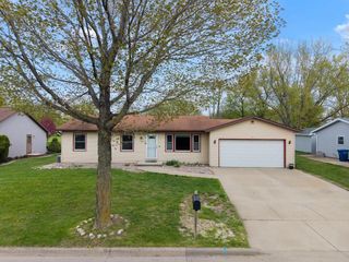 201 FAIRWAY STREET, Combined Locks, WI 54113