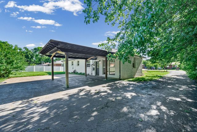 10 Bunker Hill Road, Clarksville, TN 37042