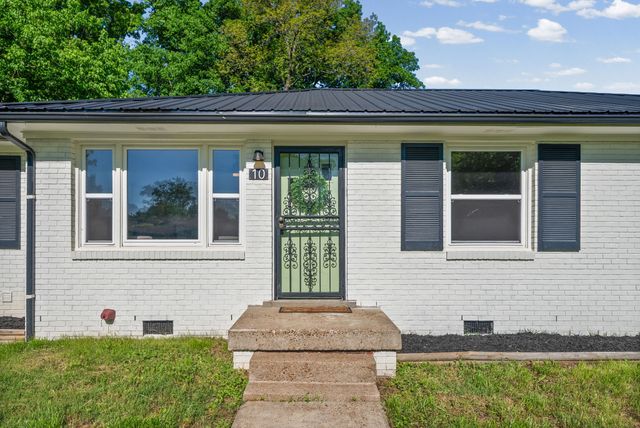 10 Bunker Hill Road, Clarksville, TN 37042