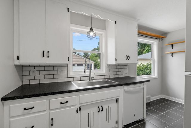 1081 Saint Paul Avenue, Saint Paul, MN 55116