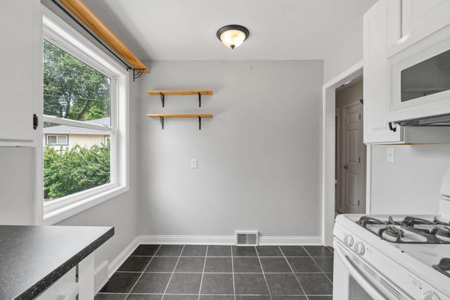 1081 Saint Paul Avenue, Saint Paul, MN 55116