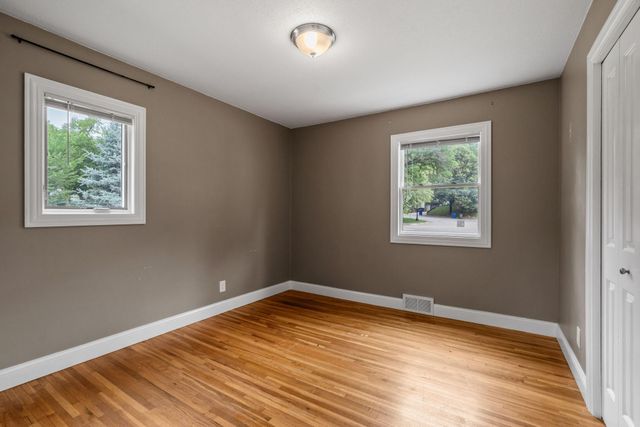 1081 Saint Paul Avenue, Saint Paul, MN 55116