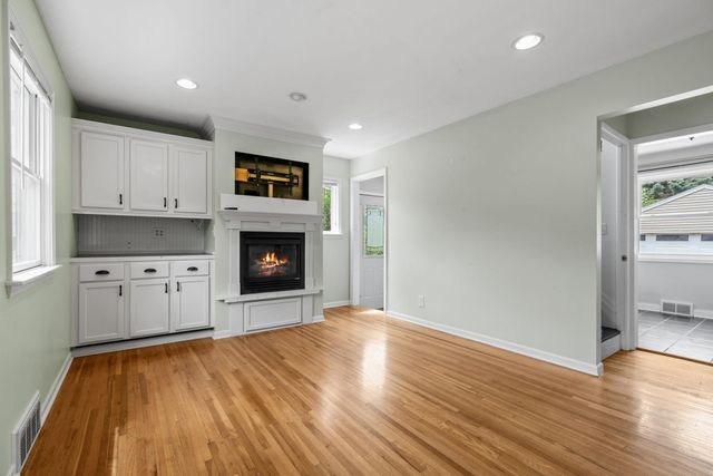 1081 Saint Paul Avenue, Saint Paul, MN 55116