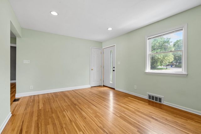 1081 Saint Paul Avenue, Saint Paul, MN 55116