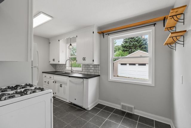 1081 Saint Paul Avenue, Saint Paul, MN 55116