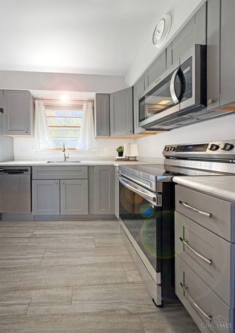 2215 Wellington Road, Middletown, OH 45044