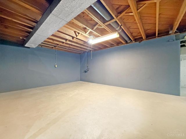 2215 Wellington Road, Middletown, OH 45044