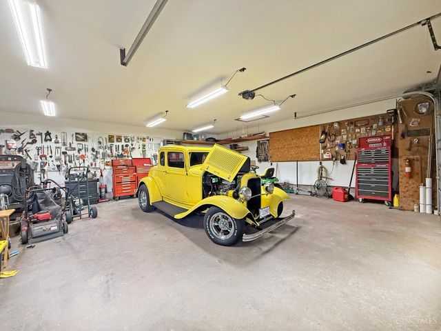 2215 Wellington Road, Middletown, OH 45044