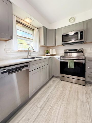 2215 Wellington Road, Middletown, OH 45044