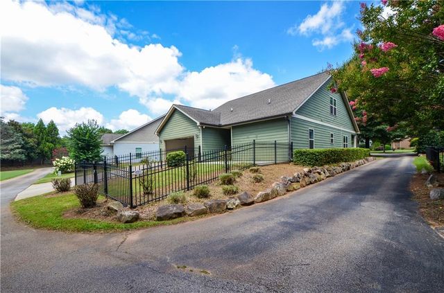 133 Dean Circle, Mcdonough, GA 30253