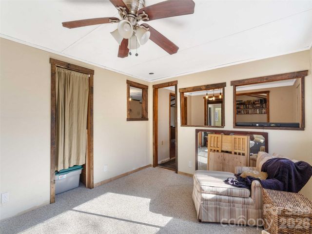 124 Cozy Cove Lane, Saluda, NC 28773