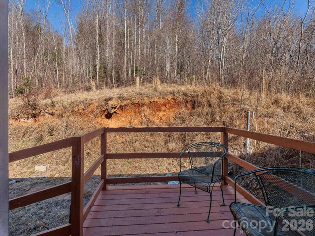 124 Cozy Cove Lane, Saluda, NC 28773