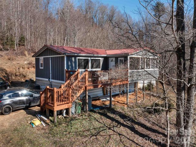 124 Cozy Cove Lane, Saluda, NC 28773