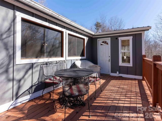 124 Cozy Cove Lane, Saluda, NC 28773