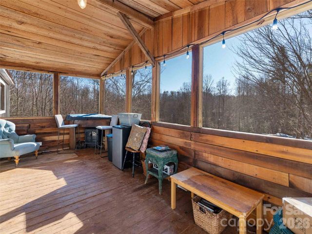 124 Cozy Cove Lane, Saluda, NC 28773