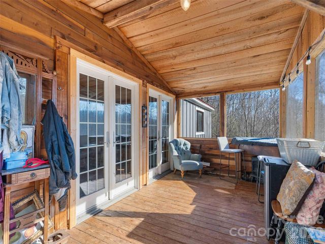 124 Cozy Cove Lane, Saluda, NC 28773