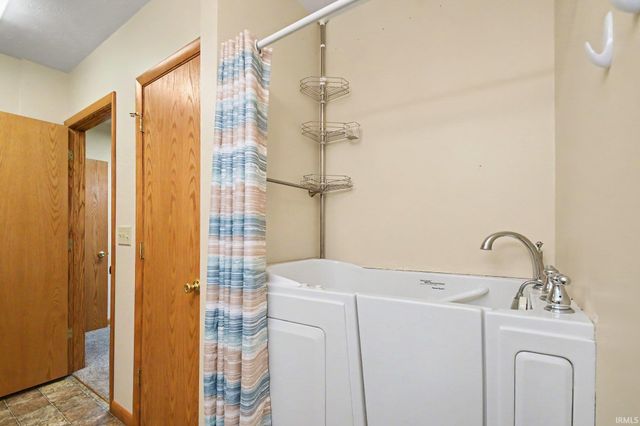 1022 W Lincoln Avenue, Goshen, IN 46526