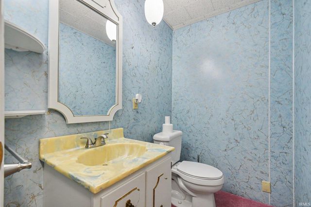 1022 W Lincoln Avenue, Goshen, IN 46526