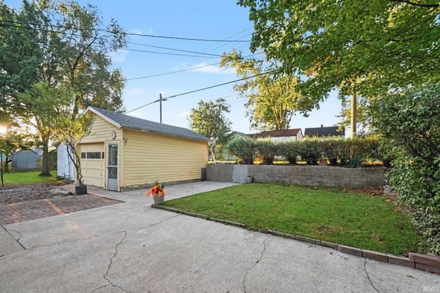 1022 W Lincoln Avenue, Goshen, IN 46526