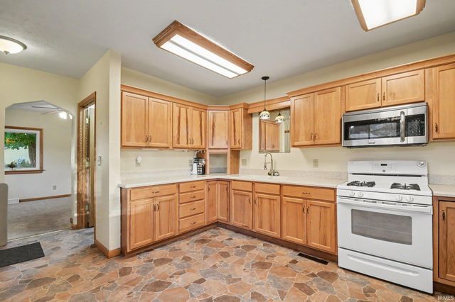 1022 W Lincoln Avenue, Goshen, IN 46526