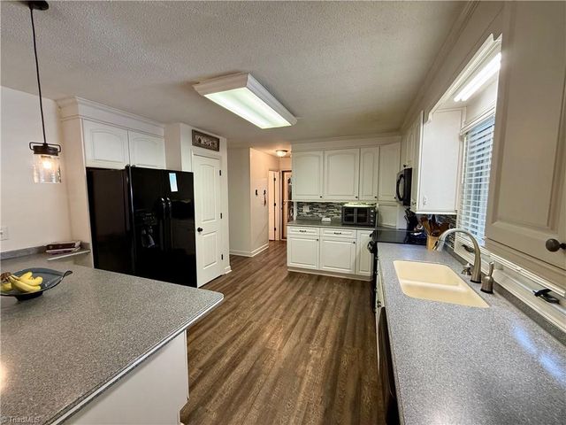 7352 Oak Bucket Road, Thomasville, NC 27360