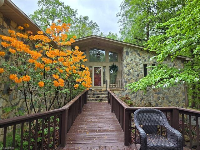 7352 Oak Bucket Road, Thomasville, NC 27360