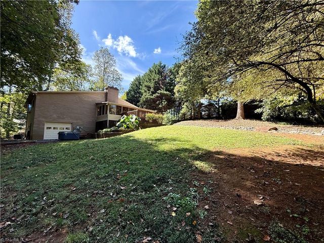 7352 Oak Bucket Road, Thomasville, NC 27360