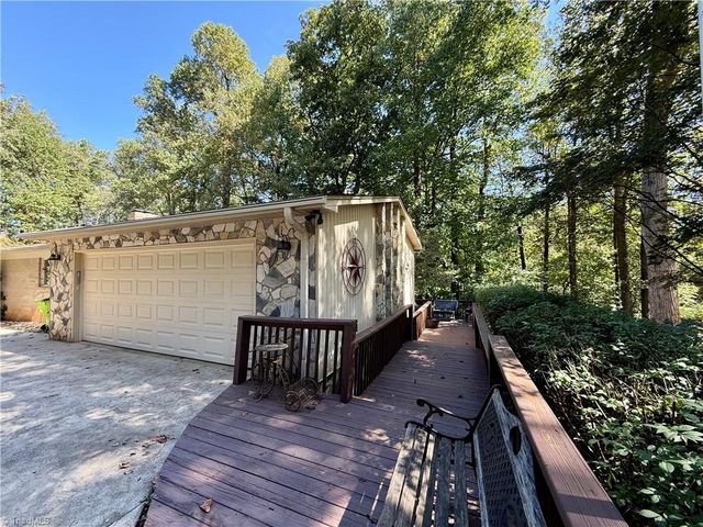 7352 Oak Bucket Road, Thomasville, NC 27360