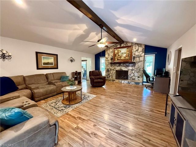 7352 Oak Bucket Road, Thomasville, NC 27360