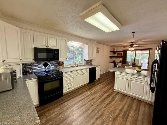 7352 Oak Bucket Road, Thomasville, NC 27360