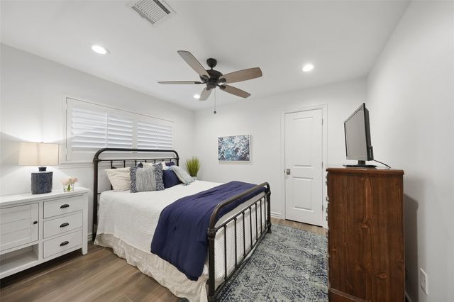 2207 Haverhill Drive, Houston, TX 77008