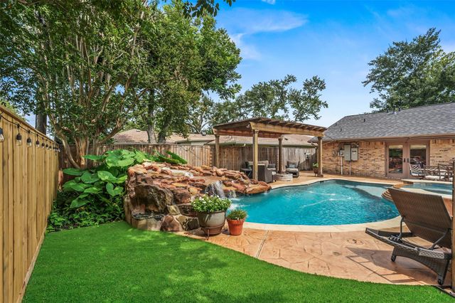 2207 Haverhill Drive, Houston, TX 77008